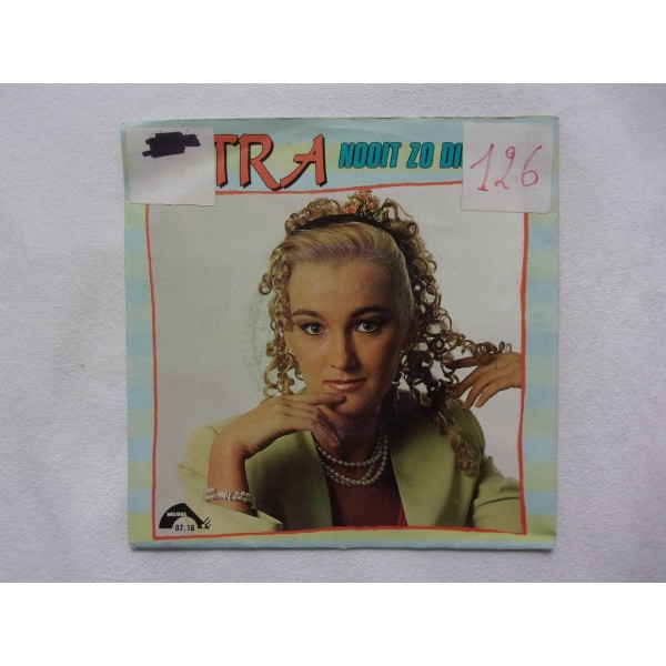 Petra - Nooit zo dichtbij