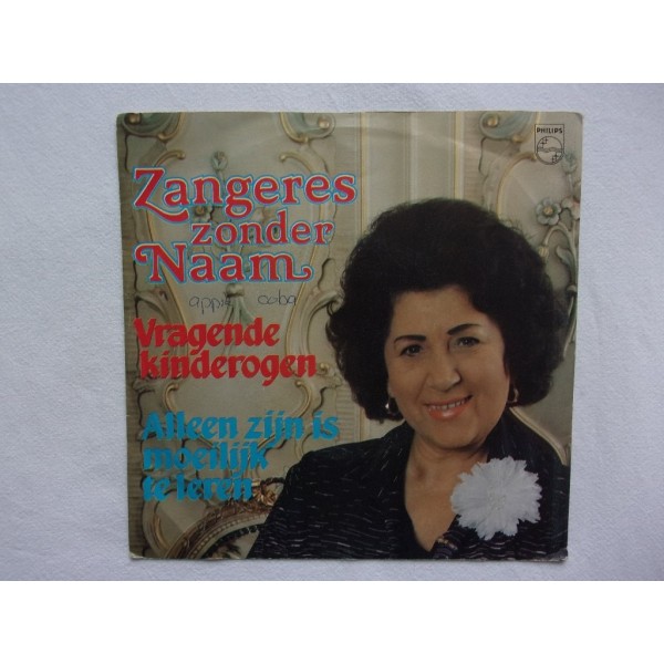 De Zangeres zonder naam - Vragende kinderogen