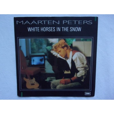 Maarten Peters - White horses in the snow