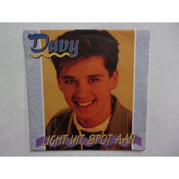 Davy - Licht uit spot aan