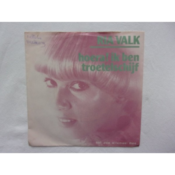 Ria Valk - Hoera ik ben troetelschijf