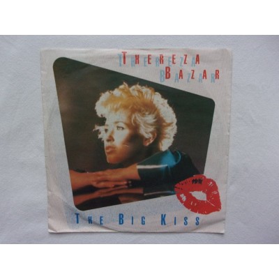 Thereza Bazar - The big kiss