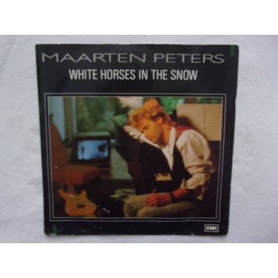 Maarten Peters - White horses in the snow