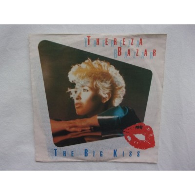Thereza Bazar - The big kiss