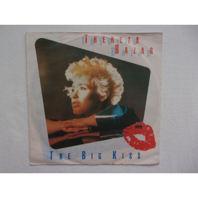 Thereza Bazar - The big kiss