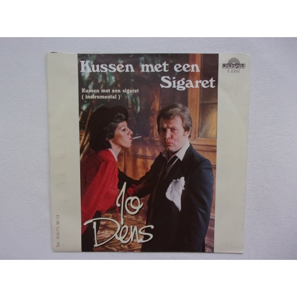 Jo Dens - Kussen met een sigaret