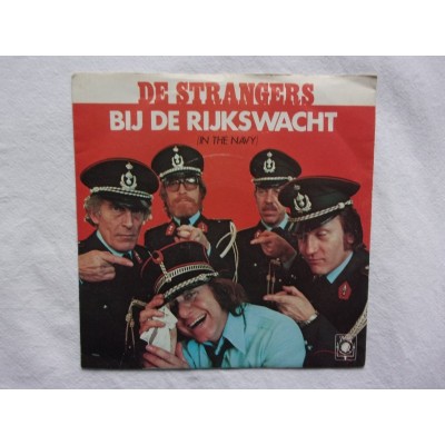 De Strangers - Bij de rijkswacht