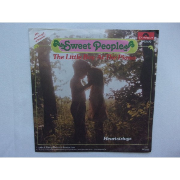 Sweet people - The little boy at the piano